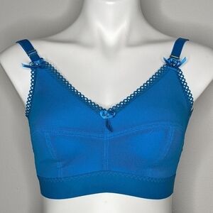 ✨3/$15 Rhonda Shear blue wireless lightly padded bra XS